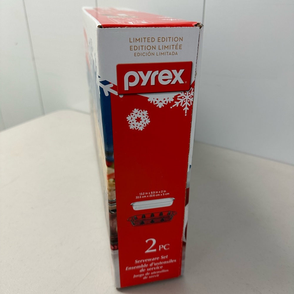 Pyrex Holiday Serveware 2pc Set - Limited Edition - Picture 4 of 6